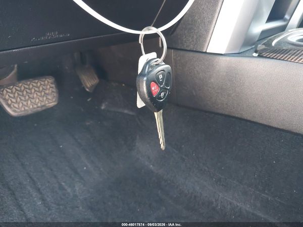 2016 TOYOTA 4RUNNER SR5 — I11