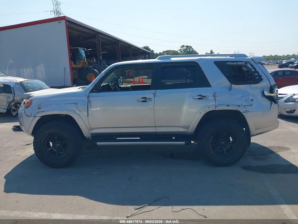 2016 TOYOTA 4RUNNER SR5 — I117