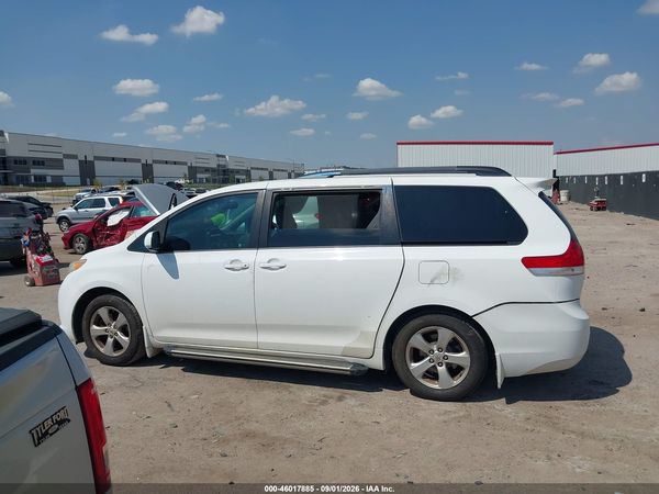 2013 TOYOTA SIENNA LE V6 8 PASSENGER — I117