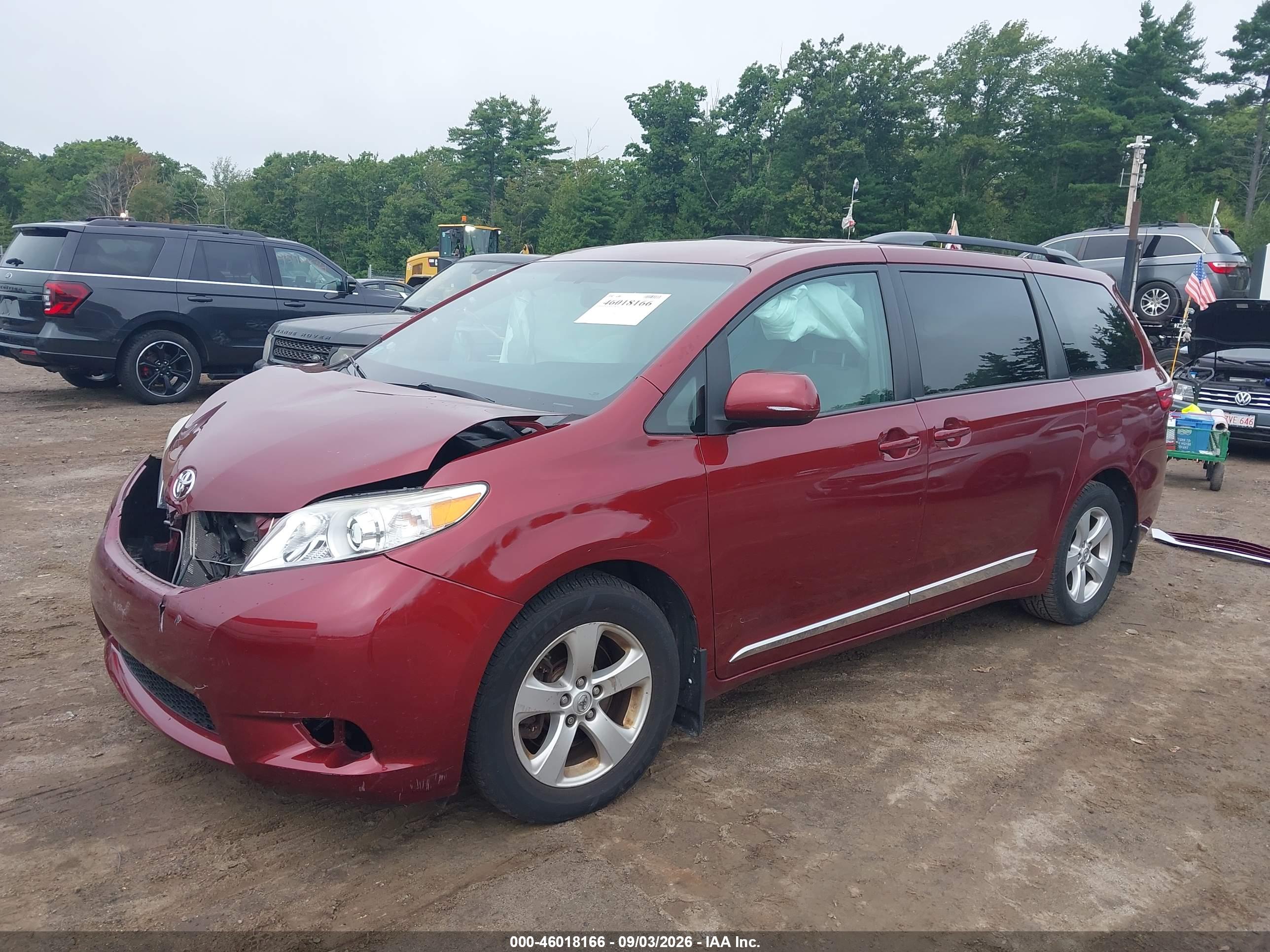 2017 TOYOTA SIENNA LE 8 PASSENGER — I2