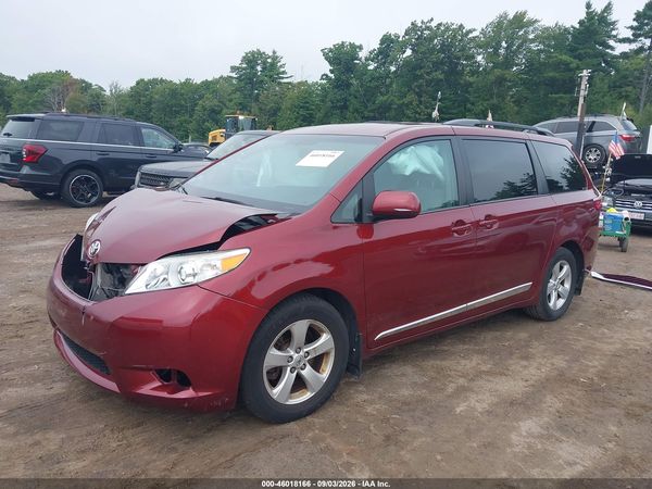 2017 TOYOTA SIENNA LE 8 PASSENGER — I2