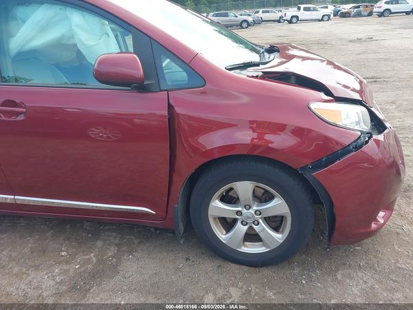 2017 TOYOTA SIENNA LE 8 PASSENGER — I152