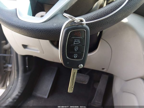 2020 HYUNDAI TUCSON SE — I11