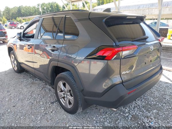 2025 TOYOTA RAV4 XLE — I3