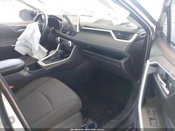2025 TOYOTA RAV4 XLE — I5