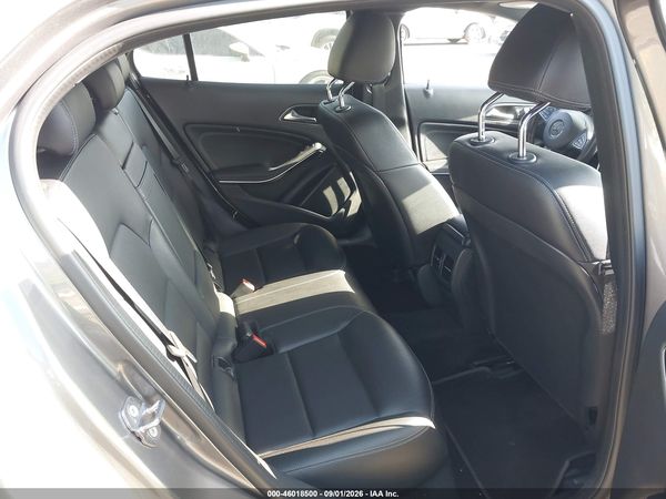 2018 MERCEDES-BENZ GLA 250 4MATIC — I8