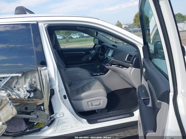 2018 TOYOTA HIGHLANDER LIMITED — I5