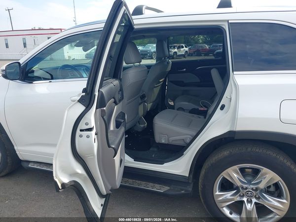 2018 TOYOTA HIGHLANDER LIMITED — I8