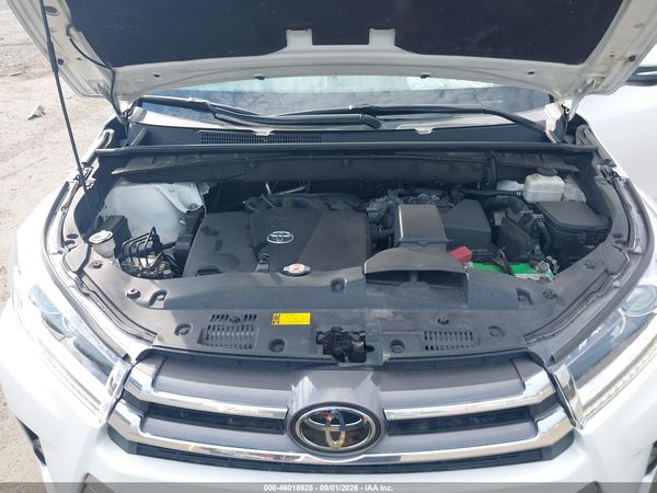 2018 TOYOTA HIGHLANDER LIMITED — I10