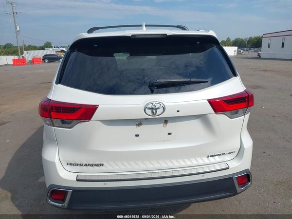 2018 TOYOTA HIGHLANDER LIMITED — I119