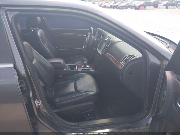 2014 CHRYSLER 300 — I5