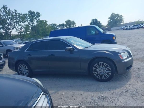 2014 CHRYSLER 300 — I116