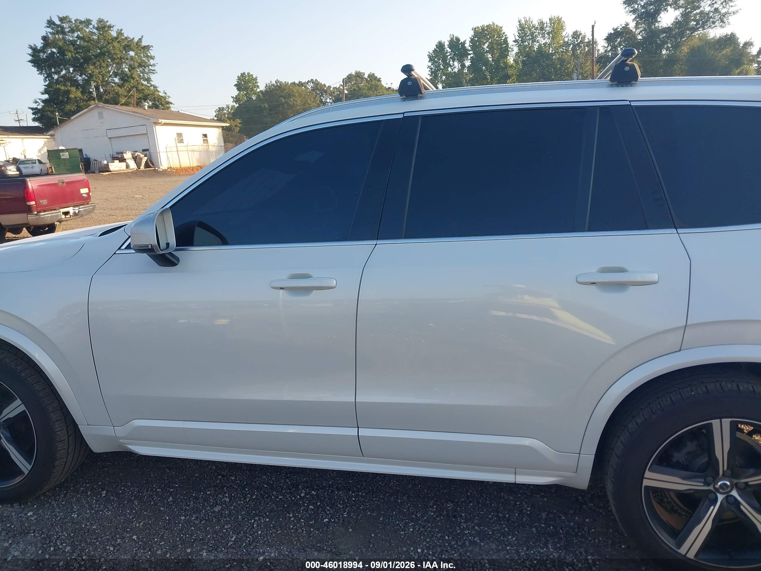 2017 VOLVO XC90 T5 R-DESIGN