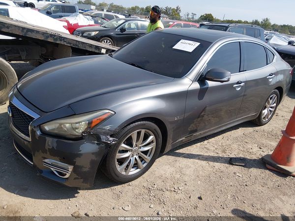 2017 INFINITI Q70 3.7