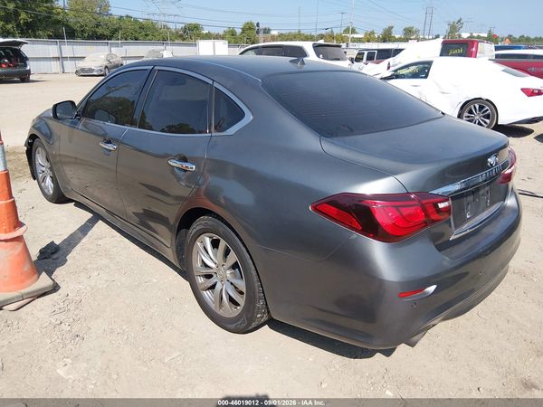2017 INFINITI Q70 3.7