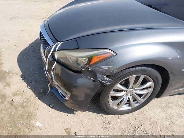 2017 INFINITI Q70 3.7
