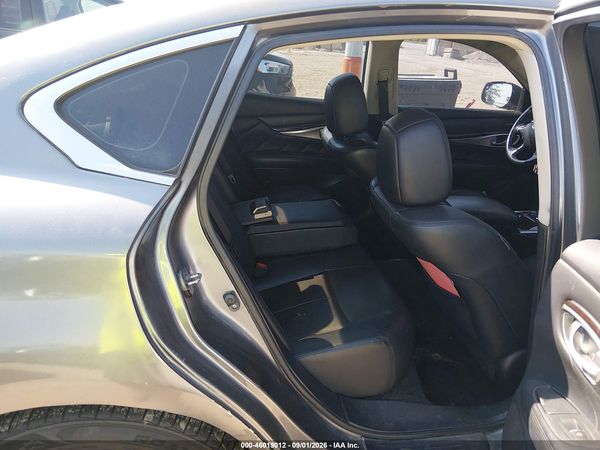 2017 INFINITI Q70 3.7
