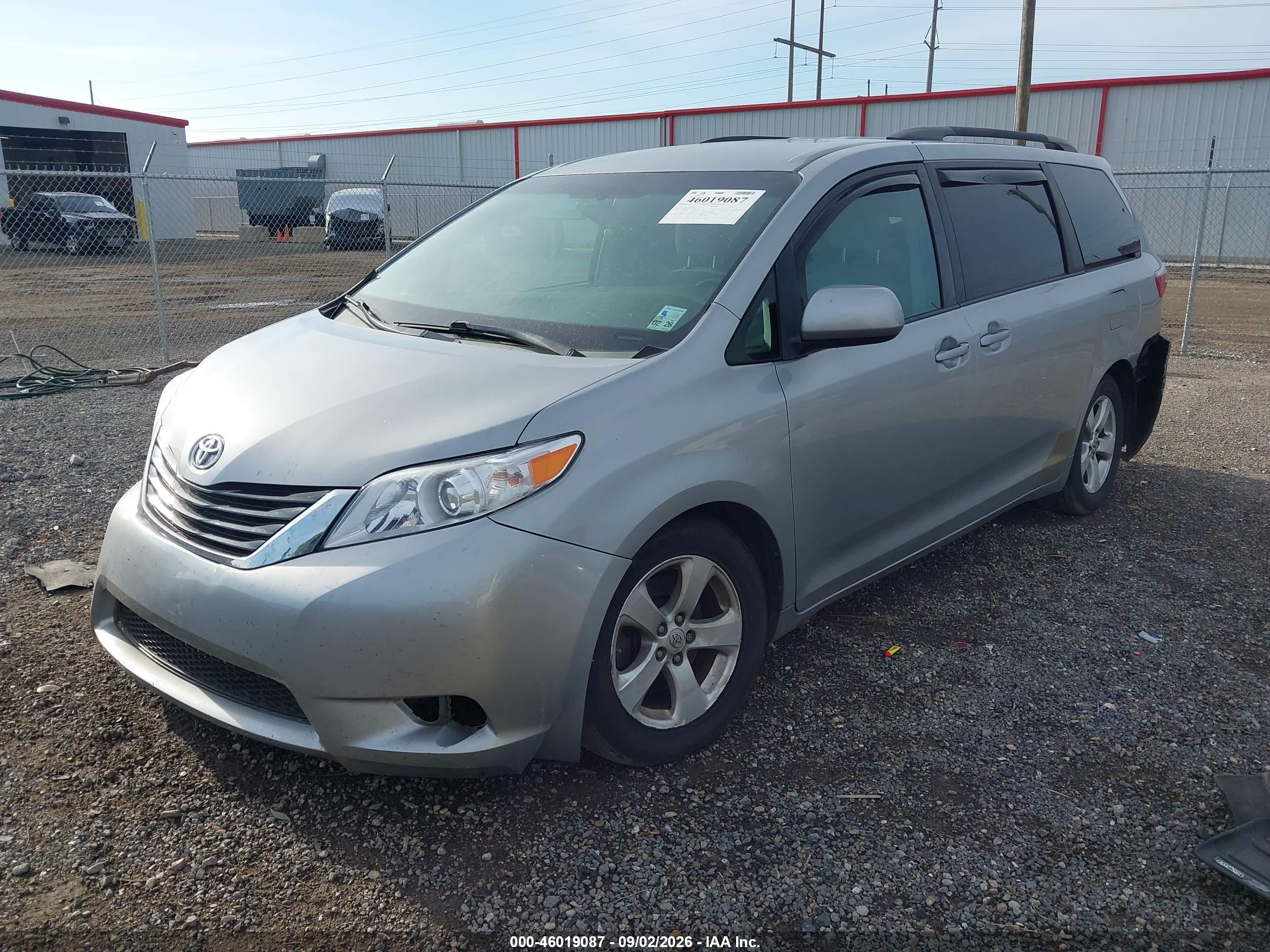 2016 TOYOTA SIENNA LE 8 PASSENGER