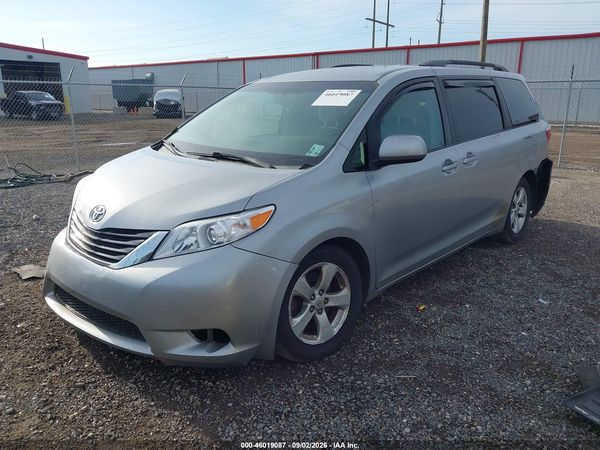 2016 TOYOTA SIENNA LE 8 PASSENGER
