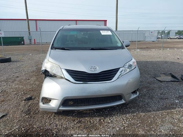 2016 TOYOTA SIENNA LE 8 PASSENGER