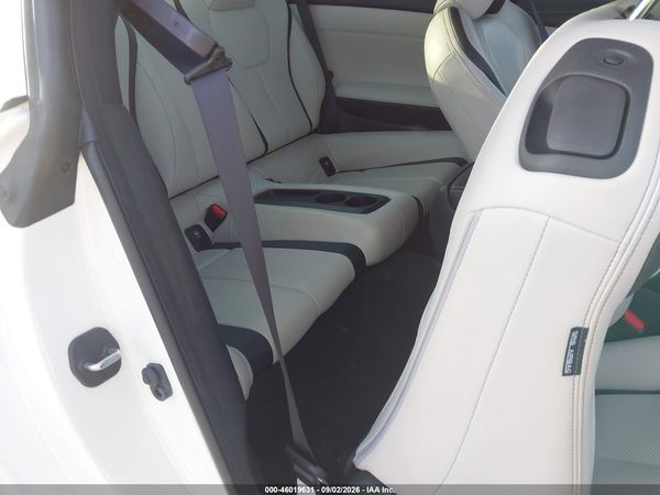 2022 INFINITI Q60 LUXE — I8
