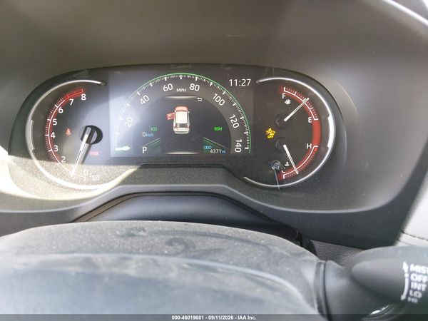 2025 TOYOTA RAV4 XLE — I7