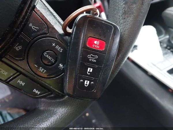2019 TOYOTA RAV4 XLE — I11