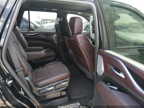 2023 CADILLAC ESCALADE 4WD SPORT PLATINUM — I8