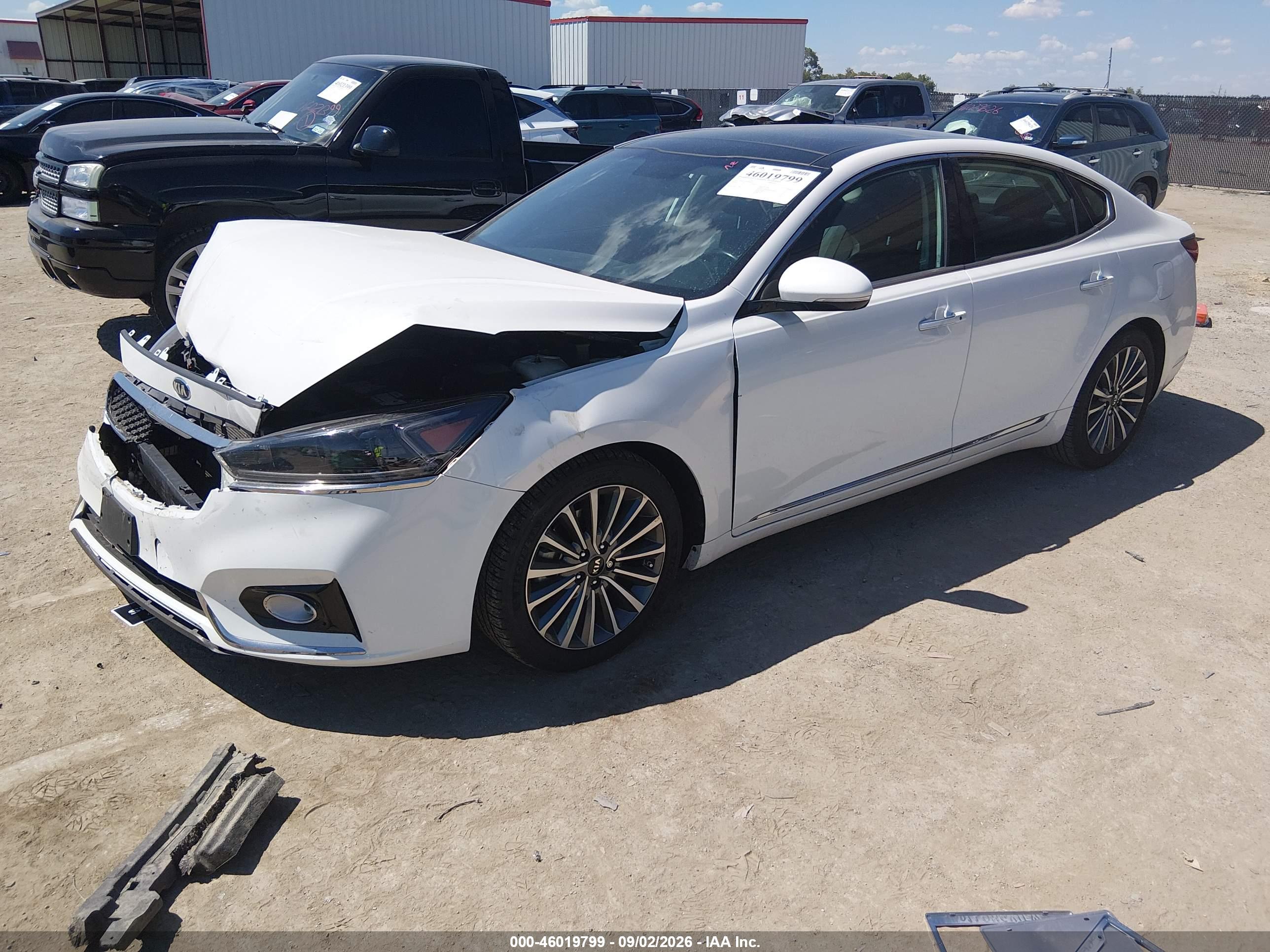 2017 KIA CADENZA PREMIUM — I2