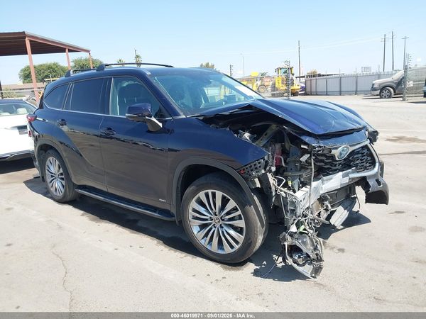 2023 TOYOTA HIGHLANDER HYBRID PLATINUM — I1
