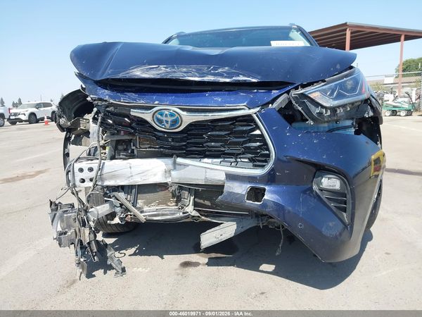 2023 TOYOTA HIGHLANDER HYBRID PLATINUM — I155