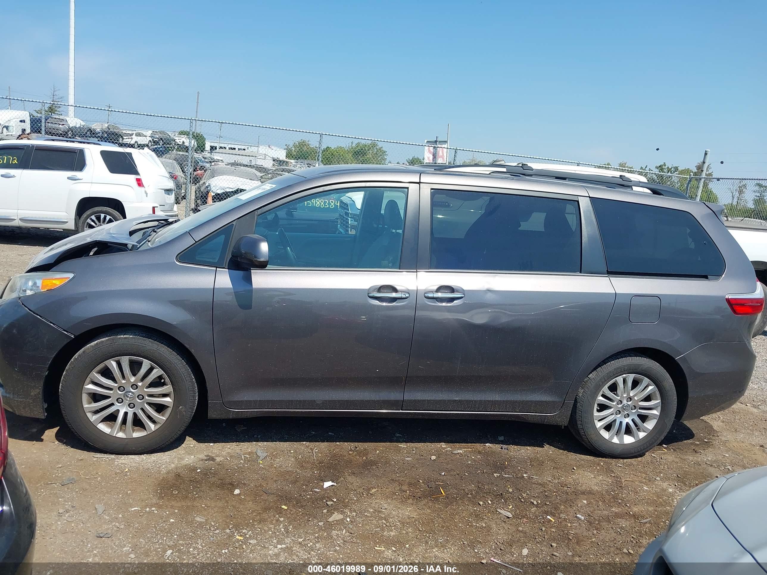 2016 TOYOTA SIENNA XLE 8 PASSENGER