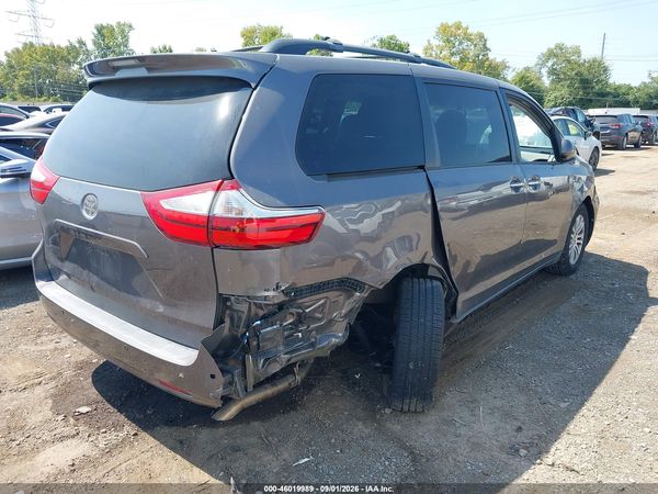 2016 TOYOTA SIENNA XLE 8 PASSENGER