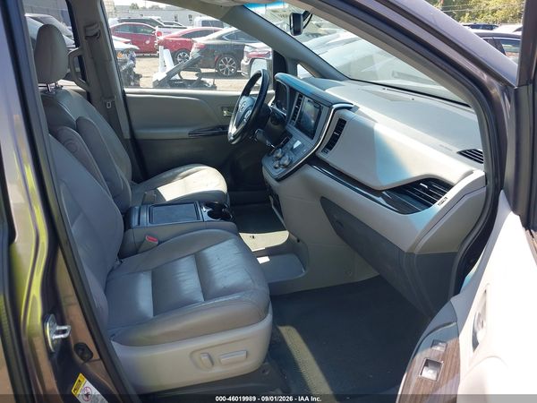 2016 TOYOTA SIENNA XLE 8 PASSENGER