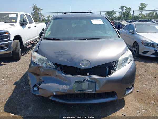 2016 TOYOTA SIENNA XLE 8 PASSENGER