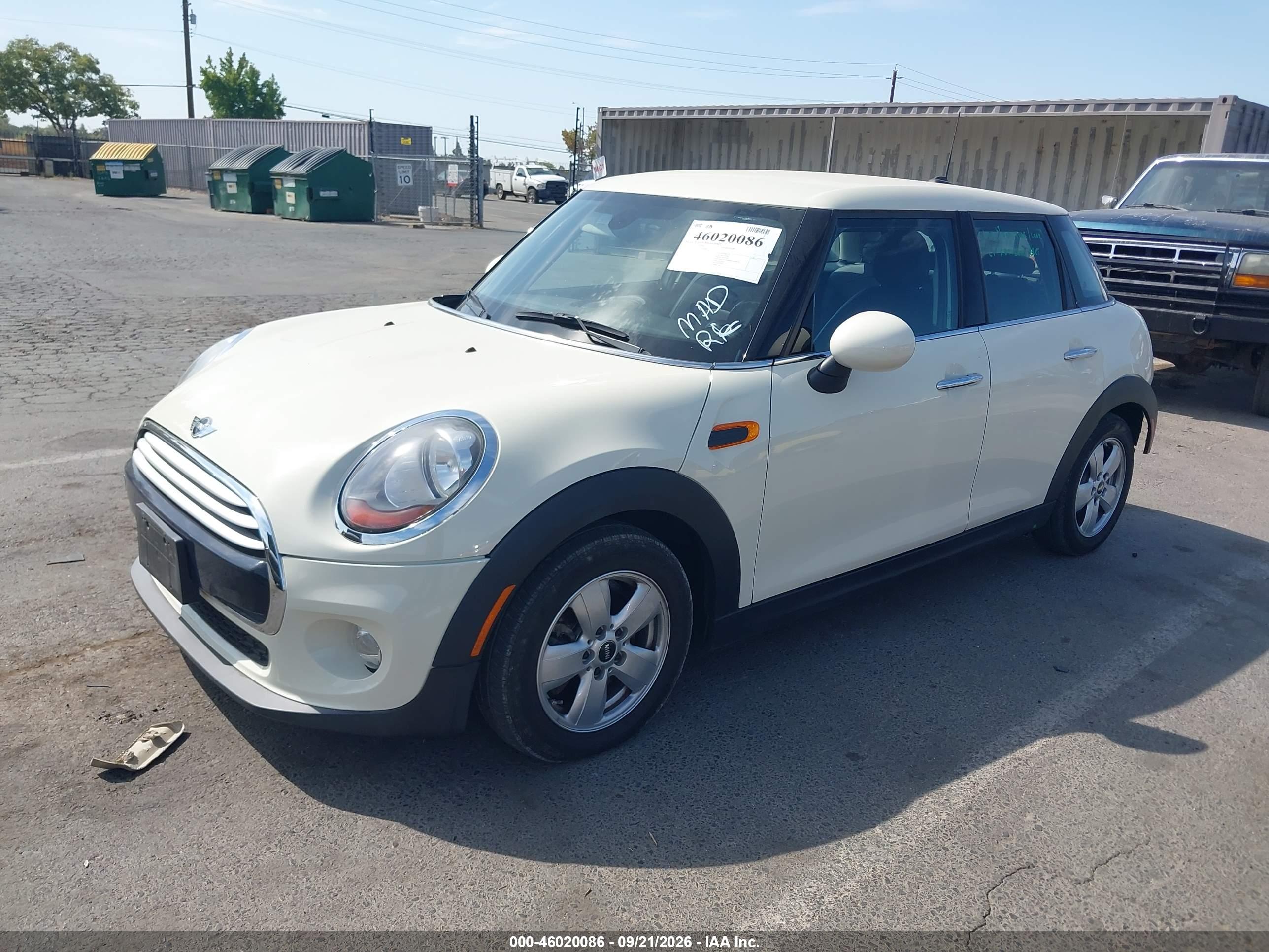 2015 MINI HARDTOP COOPER — I2