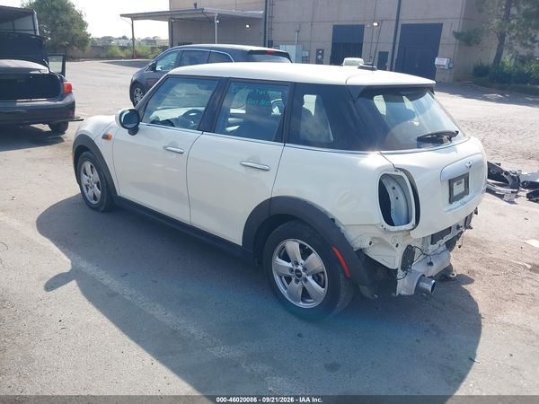 2015 MINI HARDTOP COOPER — I3