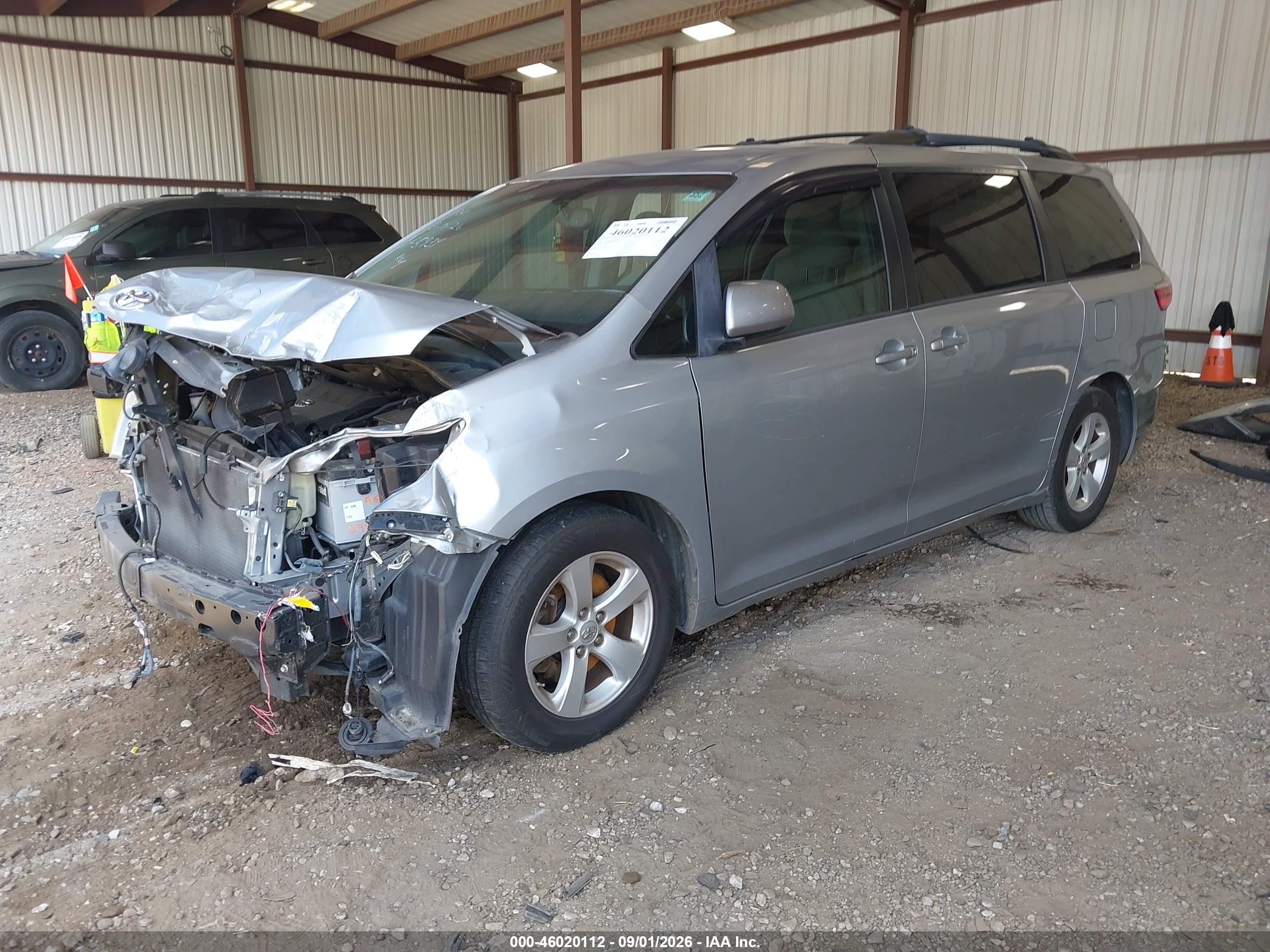 2015 TOYOTA SIENNA LE 8 PASSENGER — I2