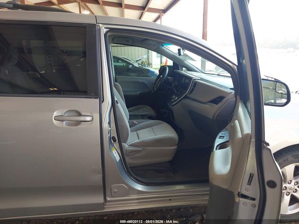 2015 TOYOTA SIENNA LE 8 PASSENGER — I5