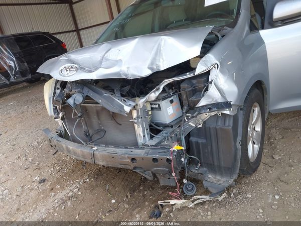 2015 TOYOTA SIENNA LE 8 PASSENGER — I6