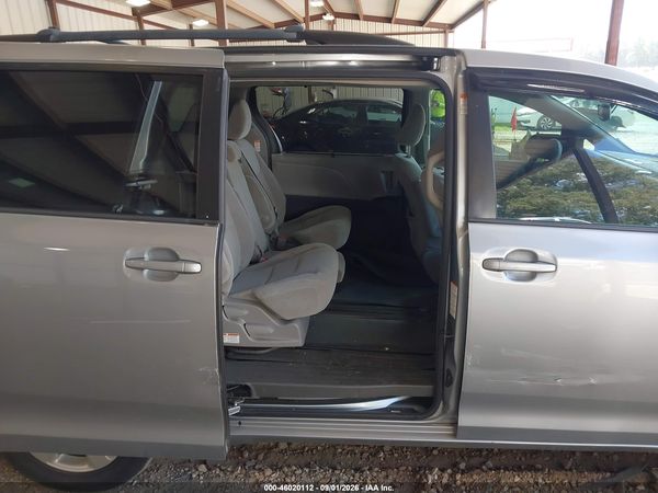 2015 TOYOTA SIENNA LE 8 PASSENGER — I8