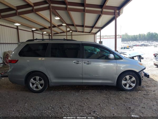 2015 TOYOTA SIENNA LE 8 PASSENGER — I116