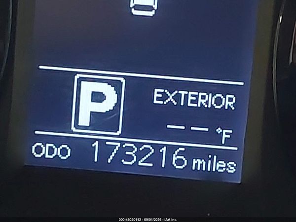 2015 TOYOTA SIENNA LE 8 PASSENGER — I118