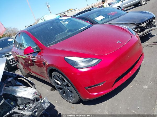 2024 TESLA MODEL Y — I1