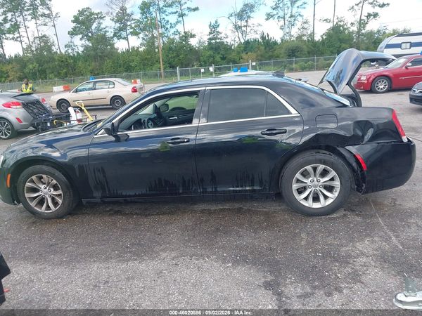 2015 CHRYSLER 300 LIMITED — I117
