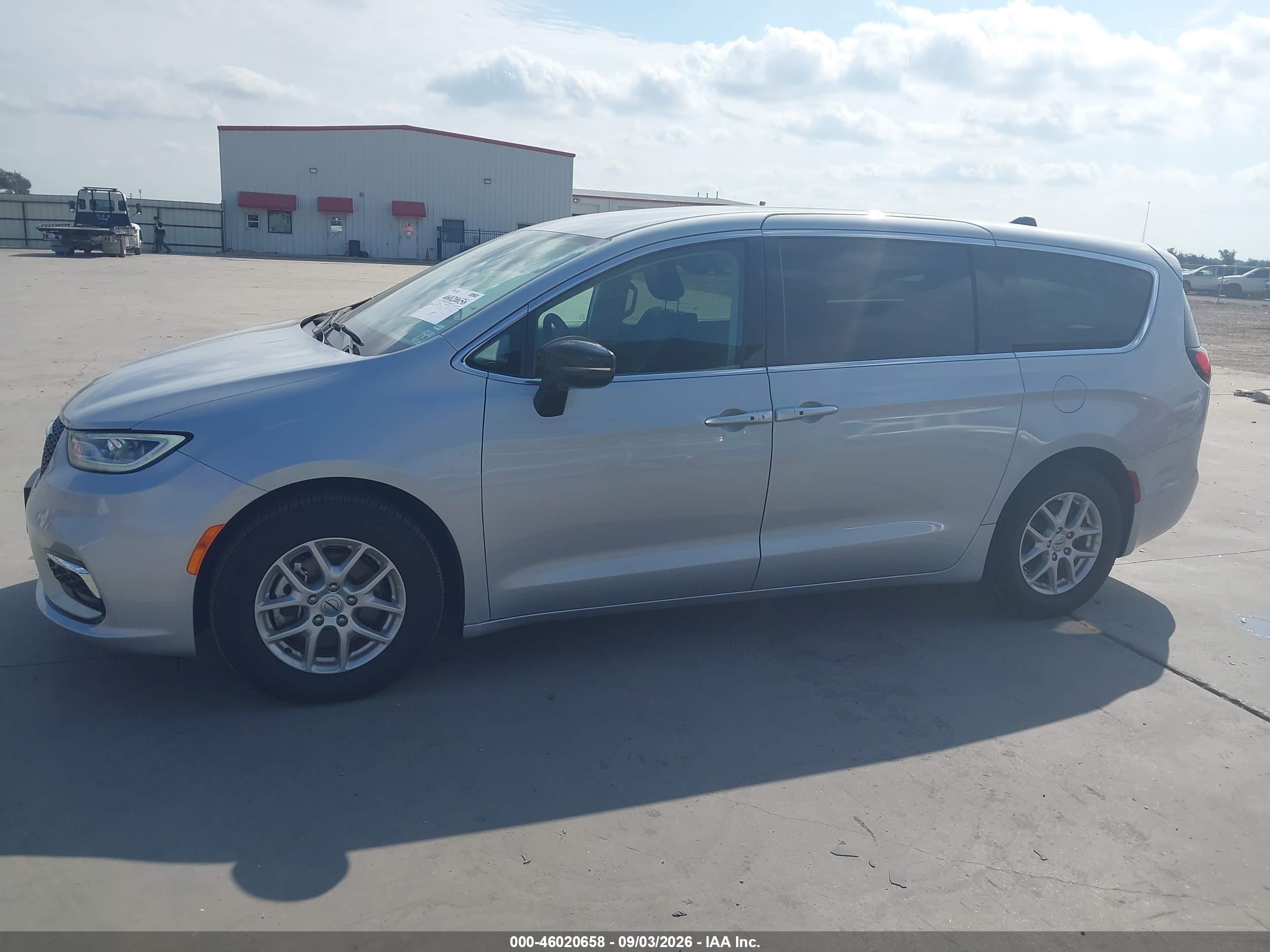 2024 CHRYSLER PACIFICA TOURING L