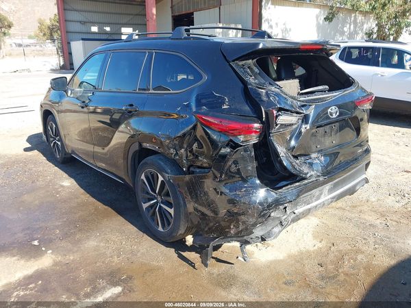 2021 TOYOTA HIGHLANDER XSE — I3