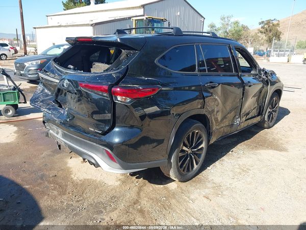 2021 TOYOTA HIGHLANDER XSE — I4