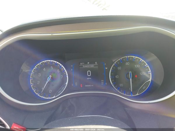 2017 CHRYSLER PACIFICA TOURING — I7