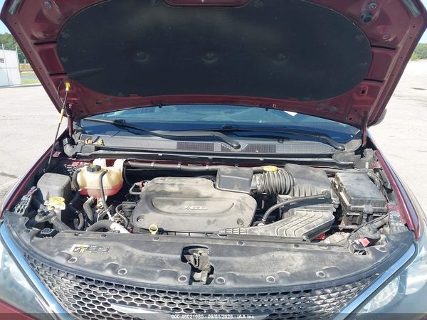 2017 CHRYSLER PACIFICA TOURING — I10
